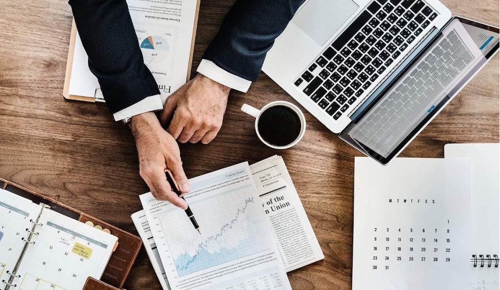 QUESTIONS TO ASK A FINANCIAL ADVISOR